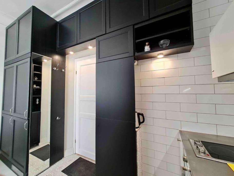 Stylish Studio In Downtown Helsinki Exterior photo
