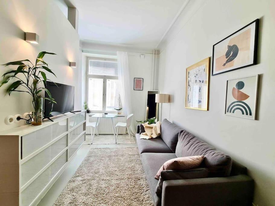 Stylish Studio In Downtown Helsinki Exterior photo