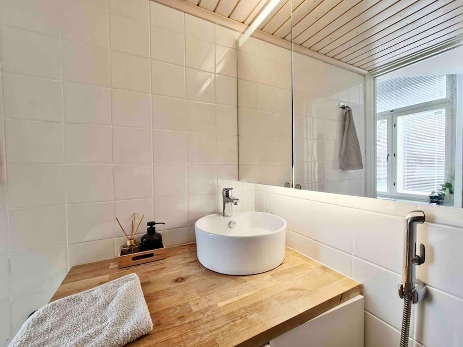 Stylish Studio In Downtown Helsinki Exterior photo